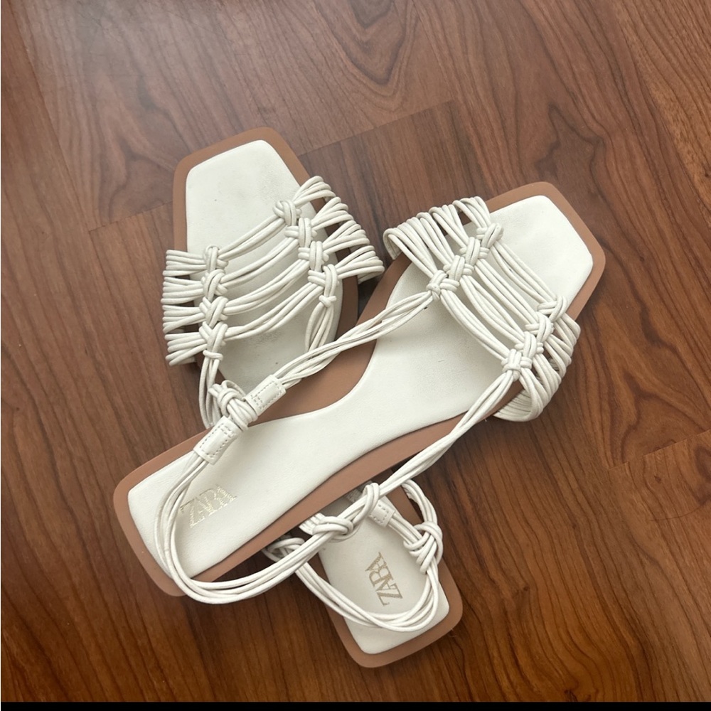 Zara flats